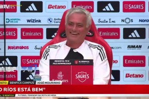 穆帅：我不能保证留任，你能吗？，记者：能，因为没人想要我🤣