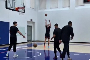 放平心态？火箭全队积极训练备战G2