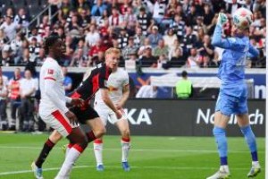 德甲-努萨传射扬·迪奥曼德建功 RB莱比锡客场3-1法兰克福