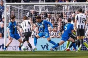 13轮不败！伯恩茅斯2-1纽卡 塔韦尼耶破门特吕费尔建功 纽卡3连败