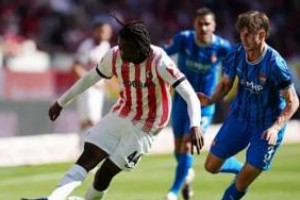 德甲-埃格施泰因制胜球 弗赖堡2-1海登海姆