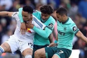 两连胜！利兹联3-0狼队多赛一场领先降级区9分 奥卡福勒温破门