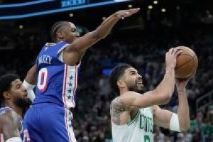 🏀绿军大胜76人迎开门红 塔图姆25+11+7 布朗26分 马克西21+8