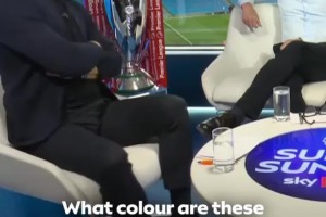 名宿们预测英超冠军时纷纷投给曼城，只有基恩回答引全场大笑😂