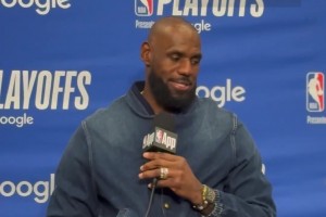 老詹：季后赛能和儿子一起上场，可能是我生涯最疯狂的经历