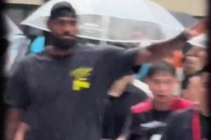 赖特犀利点评：41岁的詹姆斯，申京连边都沾不上 ...