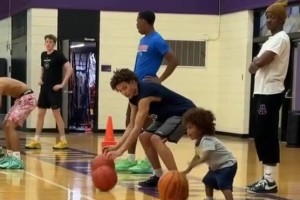 自愧不如啊😅 两岁小朋友的基本功 ！