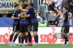 意甲-埃卡托破门科隆博点射建功 热那亚2-1逆转比萨