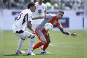 意甲-克雷莫内塞0-0逼平都灵 先赛领先降级区1分