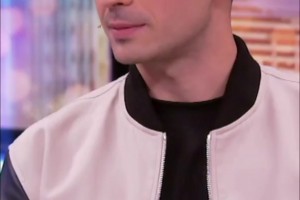 坦诚！佩德里谈面对维尼修斯：他比我快三倍，只能“各自保命”