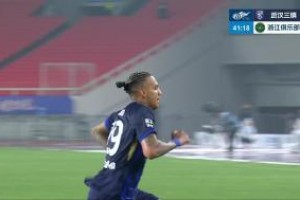 积分转正！武汉三镇2-0送浙江4轮不胜  贝维斯传射卡迪斯建功