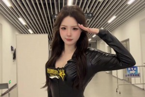 谁能不爱嗨丝😍广州龙狮啦啦队热舞，这颜值身材太顶~